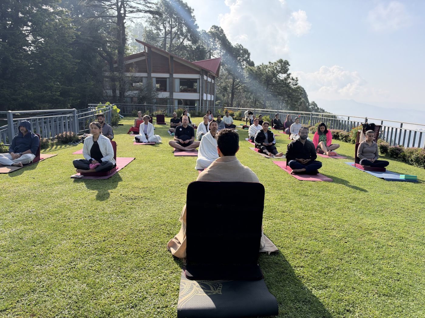 Silent sitting, Kasar Devi retreat